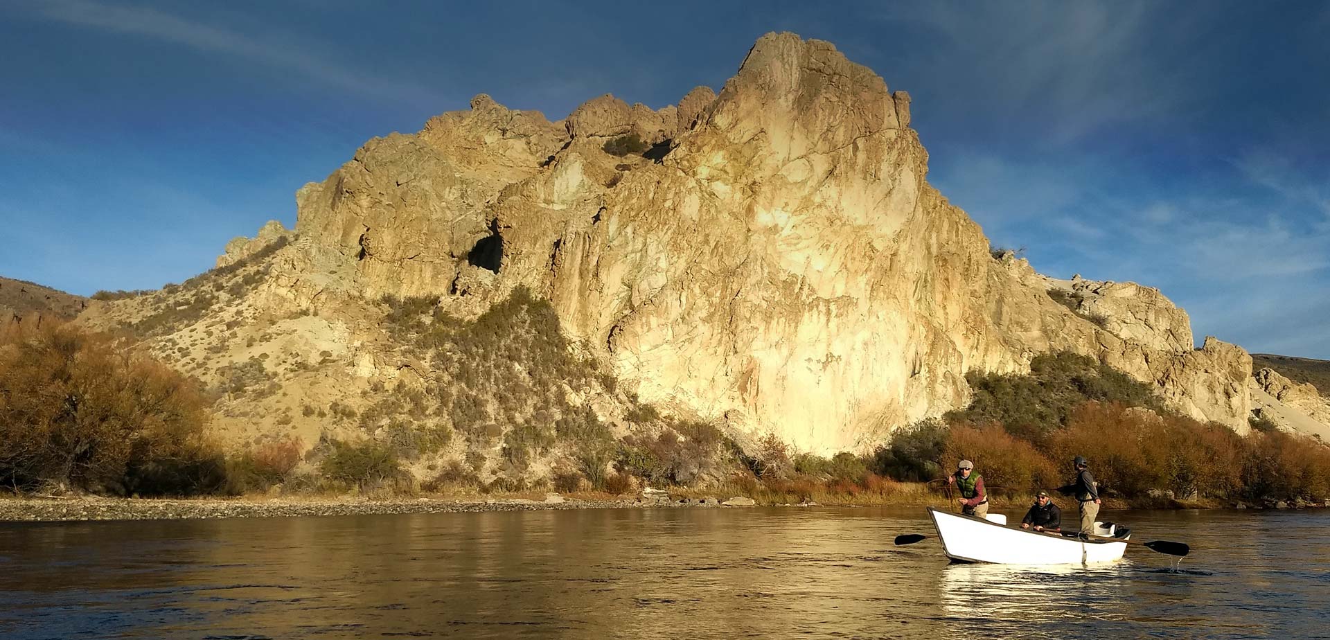 Group of anglers navigating the Limay River in Bariloche, Argentina, enjoying fly fishing in one of Patagonia's most popular destinations for this sport.